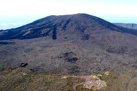 Pas de bellecombe piton de la fournaise. Randonnee Du Volcan Ascension Du Cratere Dolomieu