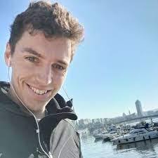 Thomas Ratz's Instagram, Twitter & Facebook