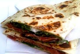 Piadina romagnola, chiamata anche piada, è un pane piatto della tradizione gastronomica regionale italiana. Ghiotte Farciture Per La Piadina Romagnola Ieri Oggi In Cucina