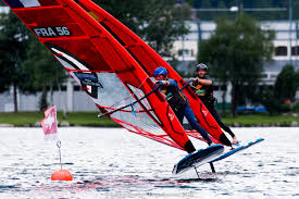 Instead he joined us a couple of days later. Tricky Wind Conditions Leave Sailors On Standby Iqfoil