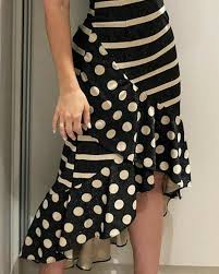 Pin De Secil Sofuoglu En Saias X Vestidos Moda Con Faldas Largas Faldas Bonitas Faldas Largas De Vestir