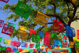 Ver más ideas sobre papel picado mexicano, arte mexicano, papel picado. Conoce El Origen Del Tradicional Papel Picado Que Colorea Las Fiestas Mexicanas Revista Aventurero