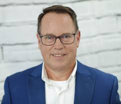 6843 Kirkdale Dr, Fort Wayne, IN 46815