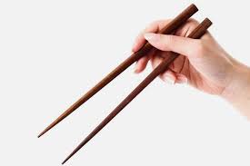 A demonstration of two different ways to hold and use chopsticks! How To Hold Chopsticks Properly Oha Japan