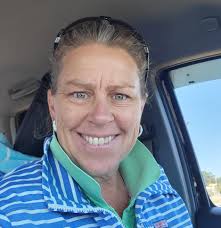 Here's your daily dose of cuteness! Our North American river otters, Max  and Mimi, are loving this snow!