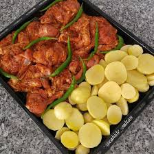 Firinda Tavuklu Patates Cok Pratik Oldugu Icin Sik Yaptigimiz Bir Yemek Ben Terbiyesine Bazen Sogan Bazen Sarimsak Yemek Tarifleri Pirzola Tarifleri Yemek