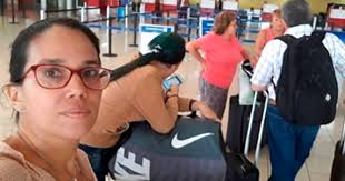 El régimen cubano le prohibió la salida del país a la periodista Luz  Escobar