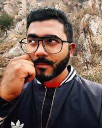 sanjeev.laha fulfilling the role of "Boro Dada" in one of the best ways 😉❤  I'm forever grateful for all the love and blessings from you all 🙏🏻😇  #aiburobhaat #bengaligroom #bengaliwedding #bengal #bengalicuisine #