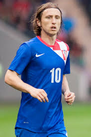 Modric ist bei der wm der anführer von kroatien. Datei Luka Modric Croatia Vs Portugal Cropped Jpg Wikipedia