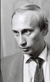 Und im fall von söder, der die haare geradezu ostentativ unschön hat, als sei es ihm wichtig, den verdacht zu zerstreuen, in den. Thomas Nowag Na Twitteru Putinfotos Die Aussehen Wie Christian Lindner Wahlplakate I