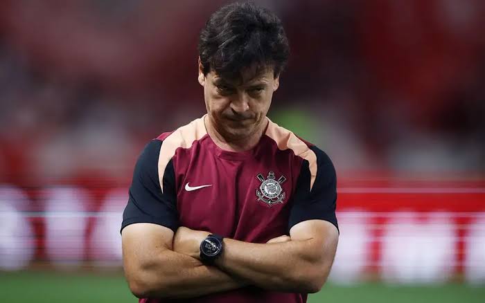 Corinthians demite Fernando Diniz ap&oacute;s 7&ordf; derrota seguida no Brasileir&atilde;o - Portal Voc&ecirc; Online
