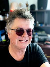 I am a listener for more than 50 years and allways eager to find some new  groups. The other day someone gave me a tip; The Muffins! I never saw that  name