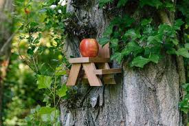 I knocked this together when i was asked to shoot gray squirrels from a wood. 25 Diy Squirrel Feeder Plans Do It Yourself Easily