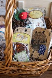 Do it yourself fun spring gift basket idea and great tips to put together a gift basket with fun paperback books and pampering goodies quickly and easily for any. Diy Food Gift Baskets