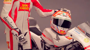 El equipo san carlo honda gresini y el fabricante británico ftr moto han alcanzado un importante acuerdo de colaboración que les permitirá unir fuerzas en el campeonato del mundo de motogp 2012. Presentazione Team San Carlo Honda Gresini 2012 Youtube