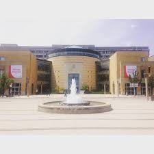 York University On Instagram Signs Up At Vari Hall Enjoy A Beautiful Summer Day At Yorku Show Us Yo Summer Pictures York University Beautiful Summer