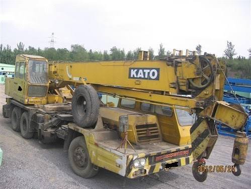 Kato NK160 Truck Crane