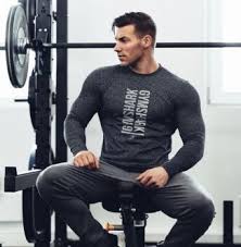 Mens bodybuilding clothing, gym fitness wear from top brands in fitness apparel. Cool Die Top 10 Marken Fur Herren Fitnessbekleidung Klassifiziert Fitnessbekleidung Trainingskleidung Fur Herren Fitness Kleidung