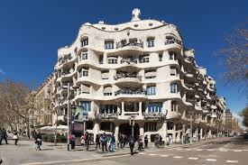 Una de les parts més reconegudes de #lapedrera és el terrat dels guerrers. La Pedrera Casa Mila Barcelona Info Tickets Offnungszeiten