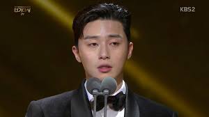 Seoul institute of the arts talent agency: Park Seo Joon Tears Up As He Sends Message To Father During 2017 Kbs Drama Awards Speech Soompi