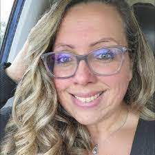 Donna Mcphillips's Instagram, Twitter & Facebook