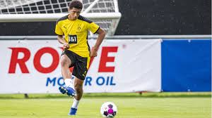 Jude bellingham is an english footballer who plays as a midfielder for bundesliga club borussia dortmund. Bvb Diskussion Um Abstellung Von Bellingham Southgate Prufen Noch Was Moglich Ist Transfermarkt