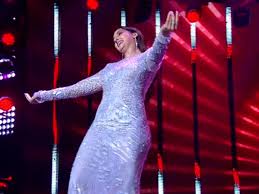 Nora fatehi (born 6 february 1992) is a canadian dancer, model, actress, singer and producer who is best known for her work in the indian film industry. Video Nora Fatehi Caused Havoc On The Stage Of Dance Deewane 3 With Her Killer Dance Hayat News