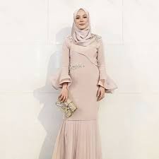 Kamu hanya perlu menggunakan baju yang bisa membuatmu nyaman. Gaun Pesta Muslim Hijab Hijabdress Hijabdressparty Model Pakaian Hijab Wanita Model Pakaian