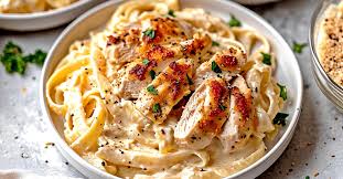 Copycat Olive Garden Chicken Alfredo Recipe - Insanely Good