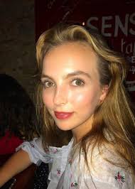 We are not jodie, you can follow her on instagram @jodiecomer. Jodie Comer Grosse Gewicht Alter Korperstatistik