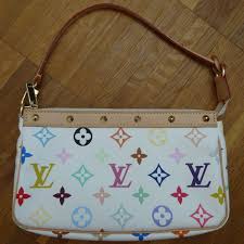 「"leave a reply" louis vuitton graffiti bag」的圖片搜尋結果