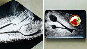 28 Idees Pour Servir La Nourriture Comme Un Chef Video En 2020 Idee Deco Gateau Trucs De Cuisine Garnitures Pour Aliments