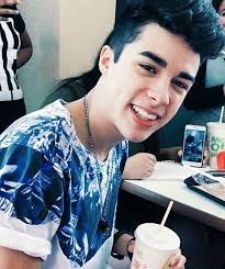 Emily Perales (@EmilyPerales_4)