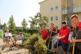 Baumarkt Azubis Erneuern Umsonst Seniorenheim Garten Die Pflegebibel