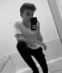 Black And White Mirror Selfie Drawing I Never Do Mirror Selfies Jonny Orlando Johnny Orlando Instagram Johnny