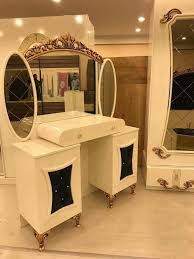 Pin By Sajeda Zaman On Muebles Para Maquillaje Luxury Bedroom Master Bed Furniture Design Luxury Bedroom Design