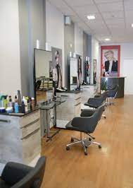 Cosmetic Haarstudio In Ohringen Team 5 Haarstudio Team 5 Wir Schneiden Nicht Einfach Haare Wir Kreieren Ihre Traumfrisur