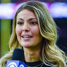 Amanda Balionis celebrates return with beach selfie after covering golf in  Japan