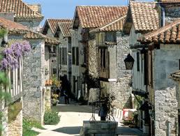 On t'emmène avec nous pour 5 jours à arpenter une nature sauvage et. Pujols Le Haut Tourisme
