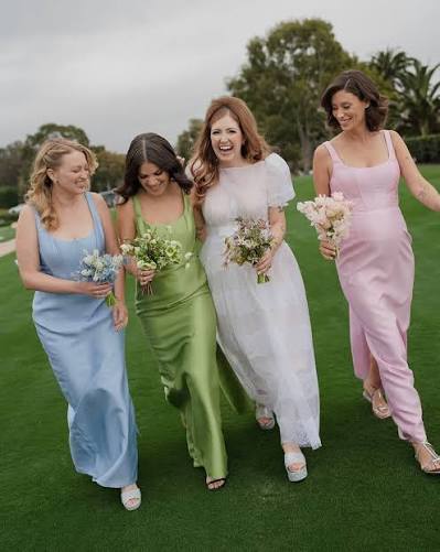 bridal parties with color-combination bridesmaid dresses