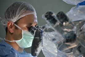 Cu o carieră profesională de excepție, profesorul universitar. Prof Dr Ètefan Mindea Neurochirurgul Din Altar Care SalveazÄ VieÈi Èi AlinÄ Suflete Foto Jurnaldebacau Ro