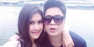 Nama billy syahputra kembali dikaitkan dengan putusnya mereka. Billy Syahputra Baper Ditinggal Syahnaz Menikah Okezone Celebrity