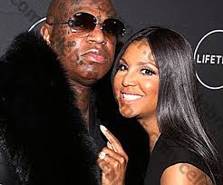 He is known for being a member of the famous family of singers, the braxtons. Toni Braxton Vermogen Vermogen Alter Grosse Einkommensquellen Haus Autos Lebensstil Ausgaben Gehalt Vermerke Wohltatigkeit Steuern Biografie Juli 2021