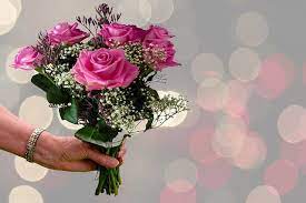 Le rose, quindi, sono tra i fiori più adatti da regalare per il compleanno e per chi ama la tradizione e vuole andare a colpo sicuro. Fiori Per Compleanno Ad Ognuno Il Suo Fiore Di Buon Compleanno