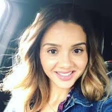 Lizette Robles's Instagram, Twitter & Facebook