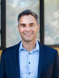 Chris Barton's Instagram, Twitter & Facebook