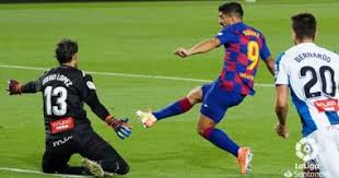 أعلن المدرب الهولندي رونالد كومان، المدير الفني لنادي برشلونة، تشكيل فريقه الرسمي لمباراة بلد الوليد في الدوري الإسباني. Ø¨Ù„Ø¯ Ø§Ù„ÙˆÙ„ÙŠØ¯ Ø¶Ø¯ Ø¨Ø±Ø´Ù„ÙˆÙ†Ø© ØºÙŠØ§Ø¨ Ø¯ÙŠ ÙŠÙˆÙ†Ø¬ ÙˆØ£ÙˆÙ…ØªÙŠØªÙŠ Ø¹Ù† Ù‚Ø§Ø¦Ù…Ø© Ø§Ù„Ø¨Ø§Ø±Ø³Ø§ Ø§Ù„ÙŠÙˆÙ… Ø§Ù„Ø³Ø§Ø¨Ø¹
