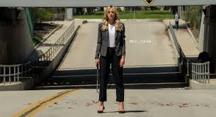 Cassie seeks revenge for a beloved best friend, but her intentions are somewhat distorted. Promising Young Woman First Reviews Carey Mulligan Blistering As A Metoo Avenger In Emerald Fennell S Ambitious And Fiery Debut Rotten Tomatoes Movie And Tv News