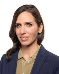 Iris Aponte's Instagram, Twitter & Facebook