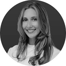 Anna Ricci's Instagram, Twitter & Facebook